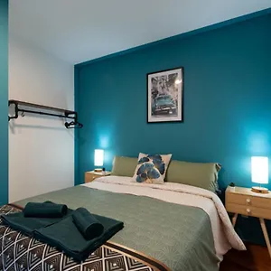 https://le-phenix-hypercentre-16-personnes-garage-gratuit-wifi.hotels-rhonealpes.com
